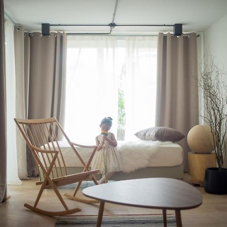 Mini-Me Hubs, Charm Suites & Pool In Old City Чіангмай Екстер'єр фото